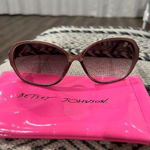 BETSEY JOHNSON Espresso Scalloped UV Sunglasses